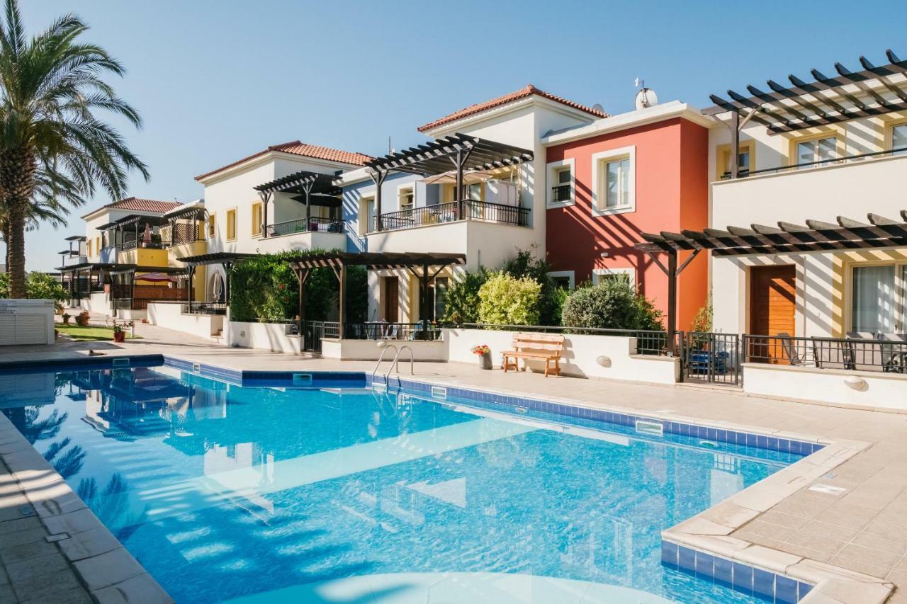 Aphrodite Gardens No.9 Luxury Apt Paphos Exteriör bild